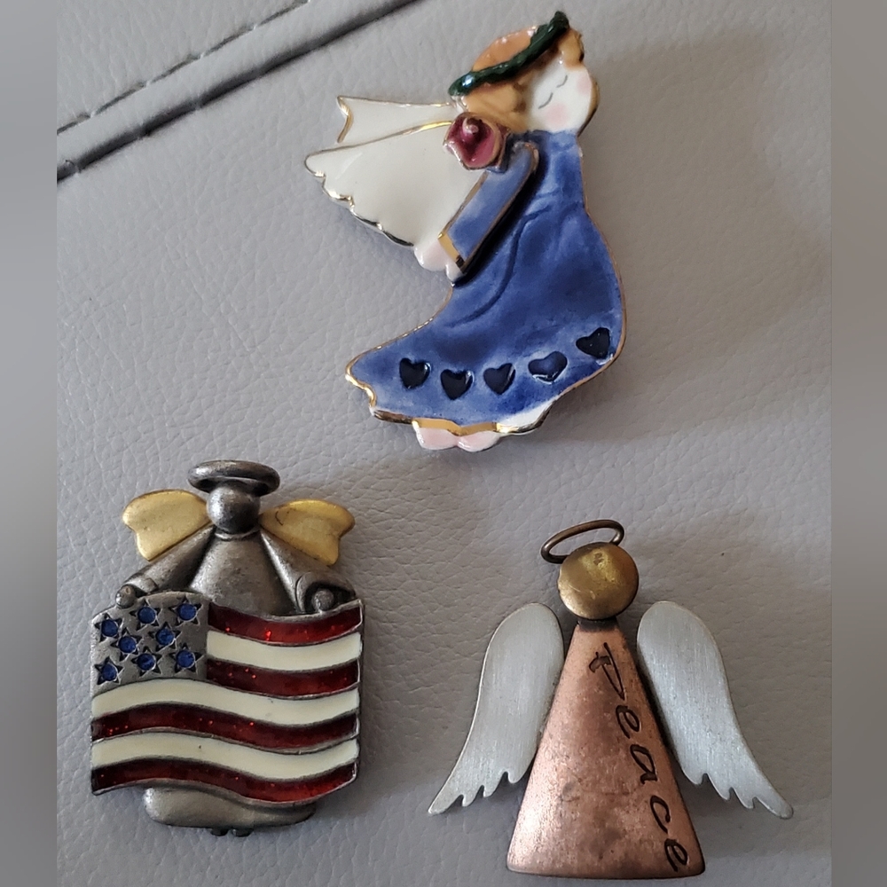 3 Angel Pins